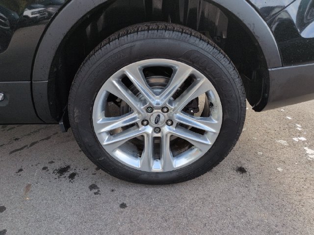 Used 2017 Ford Explorer XLT w/ Equipment Group 202A AWD/4WD image 11