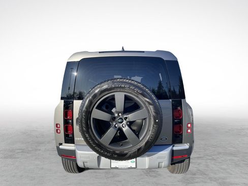 Used 2022 Land Rover Defender 110 S AWD/4WD image 6