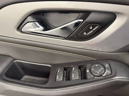 Used 2021 Chevrolet Traverse LT image 30