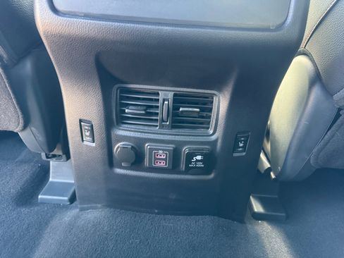 Used 2024 Nissan Titan PRO-4X w/ Pro-4x Convenience Package AWD/4WD image 28