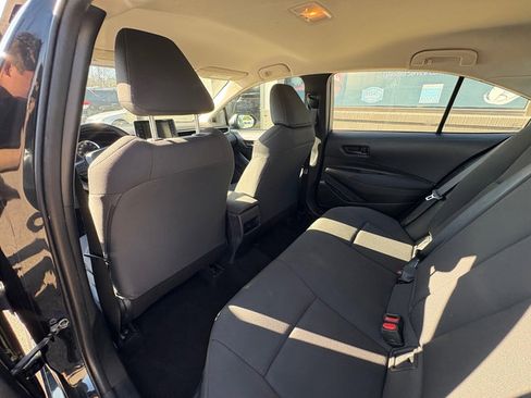 Used 2022 Toyota Corolla LE image 18