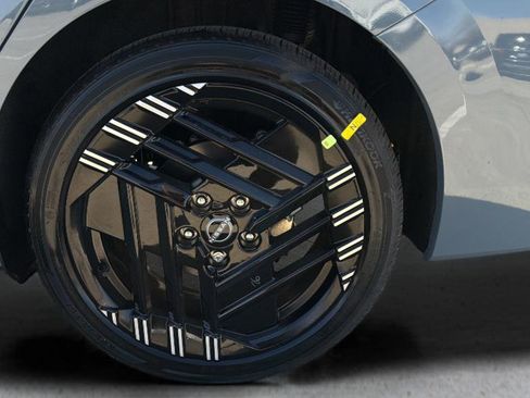 New 2026 Nissan Sentra SR FWD image 14