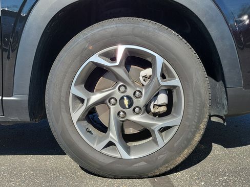 Used 2024 Chevrolet Trax LT w/ LT Convenience Package FWD image 5