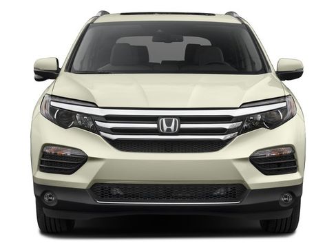 Used 2017 Honda Pilot Touring image 4