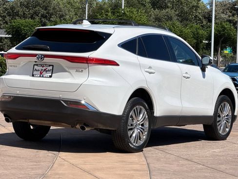 Certified 2023 Toyota Venza XLE AWD/4WD image 4