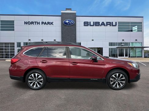 Used 2015 Subaru Outback 2.5i Limited AWD/4WD image 2