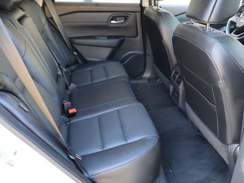Used 2023 Nissan Rogue SV w/ SV Premium B Package FWD image 18