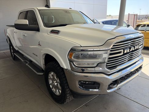 Used 2022 RAM 2500 Laramie AWD/4WD image 3