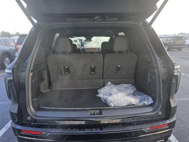 Used 2025 Chevrolet Traverse High Country FWD image 5