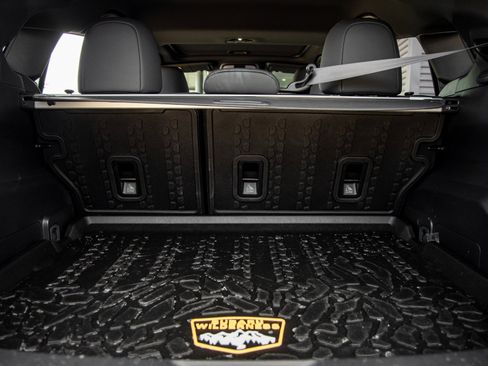 Used 2025 Subaru Crosstrek 2.5i Wilderness w/ Crosstrek Mirror Package image 38