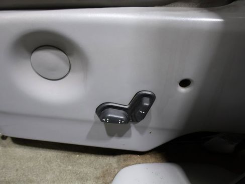 Used 2002 Oldsmobile Silhouette GLS w/ Towing Pkg image 13