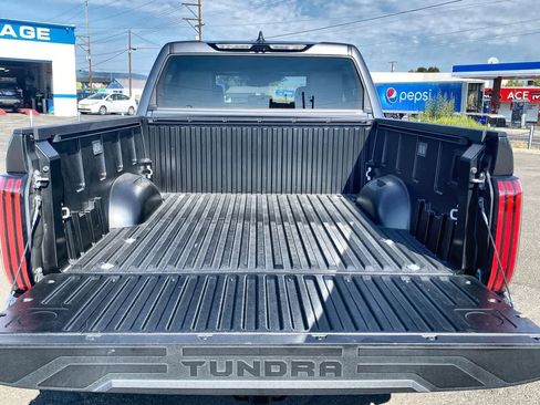 Used 2024 Toyota Tundra Limited AWD/4WD image 23