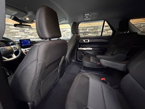 Used 2023 Ford Explorer XLT image 26