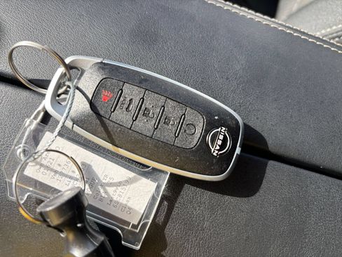 Used 2025 Nissan Rogue SV AWD/4WD image 21