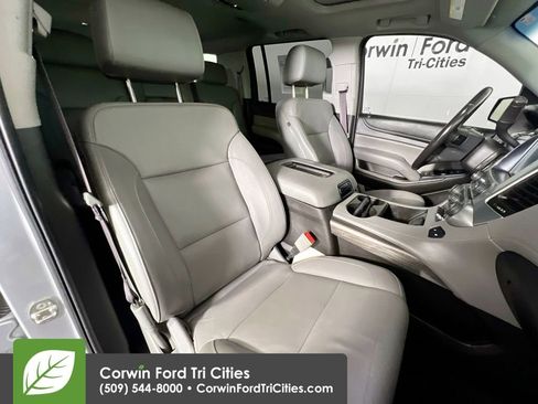 Used 2017 Chevrolet Suburban LT image 19