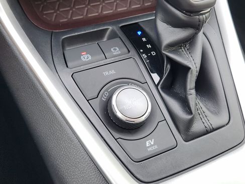 Used 2019 Toyota RAV4 Limited w/ Limited Grade Weather Package image 30