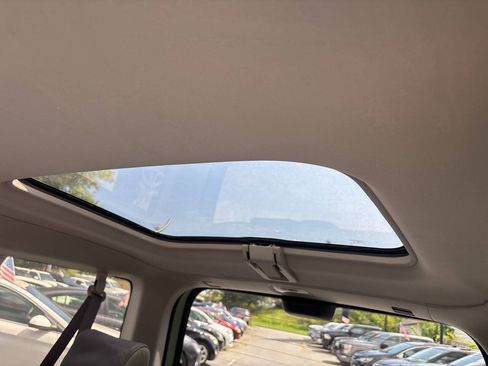 Used 2004 Honda Element EX image 11