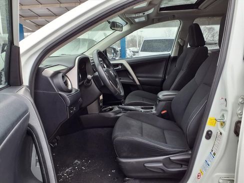 Used 2016 Toyota RAV4 XLE w/ Four Season Floor Mat Package image 17