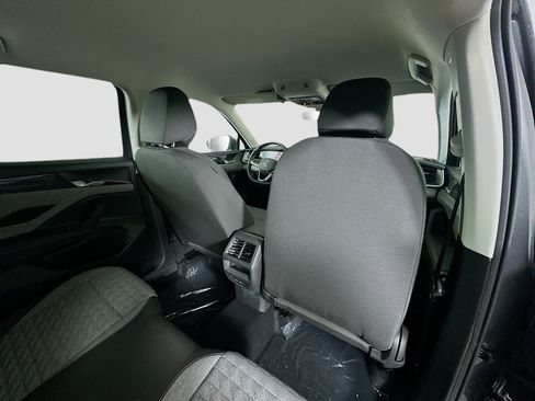 Certified 2025 Volkswagen Tiguan S FWD image 20