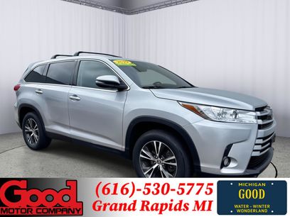 Used 2019 Toyota Highlander Plus w/ Carpet Mat Package (TMS)