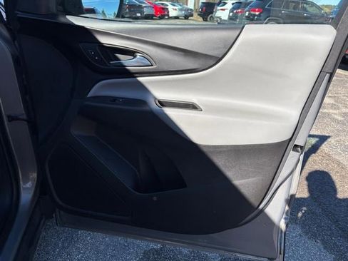 Used 2019 Chevrolet Equinox LT AWD/4WD image 16