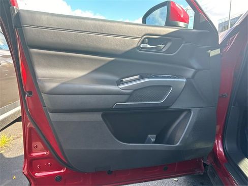 Certified 2024 Nissan Pathfinder SL image 9