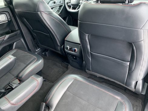 Used 2025 Ford Explorer ST image 31