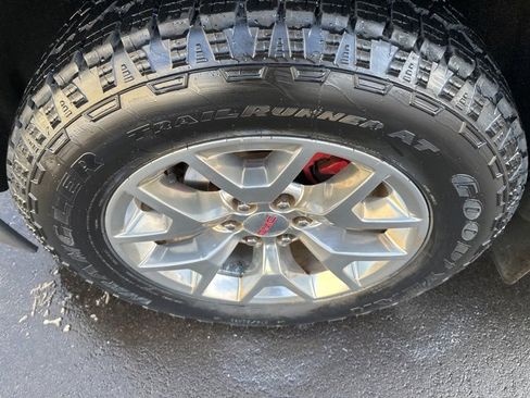 Used 2018 GMC Sierra 1500 SLT w/ SLT Premium Package image 9