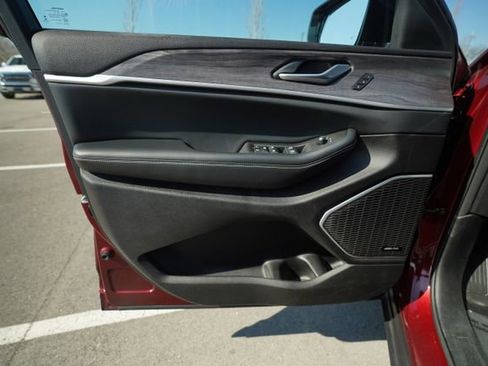 Used 2022 Jeep Grand Cherokee L Limited image 14