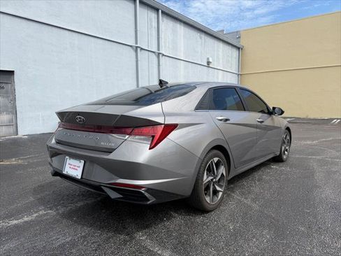 Used 2021 Hyundai Elantra SEL w/ Convenience + Premium Package FWD image 11