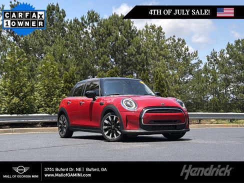 Used 2022 MINI Cooper 4-Door Hardtop FWD image 1