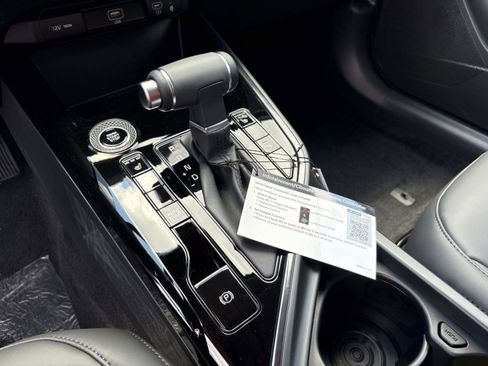 New 2026 Kia Niro EX FWD image 25