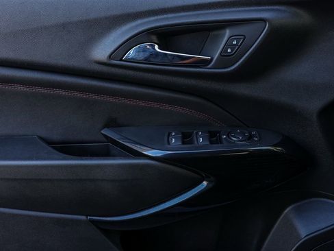 Used 2024 Chevrolet Trax RS image 24