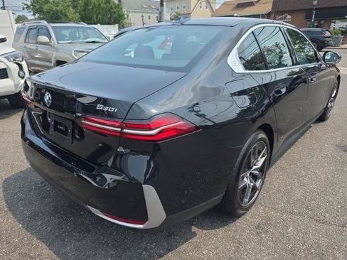 Used 2026 BMW 530i xDrive w/ Premium Package AWD/4WD image 9