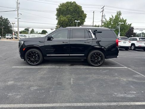 Used 2023 GMC Yukon Denali AWD/4WD image 3