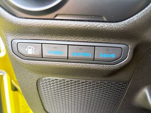 Used 2023 Jeep Wrangler Unlimited Sahara w/ Cold Weather Group AWD/4WD image 18