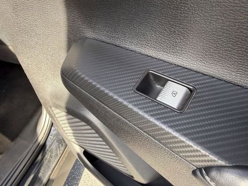 Used 2023 Mitsubishi Outlander SE image 23