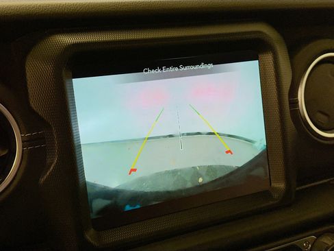 Used 2022 Jeep Wrangler Sahara w/ Cold Weather Group image 24