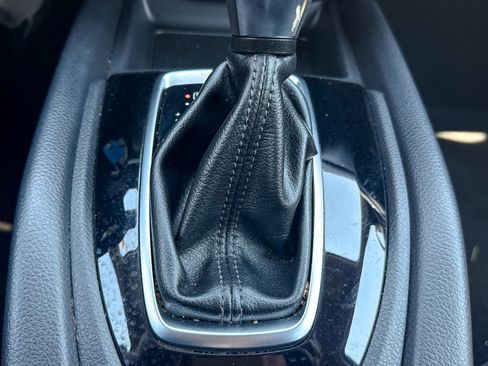 Used 2018 Nissan Rogue S AWD/4WD image 37