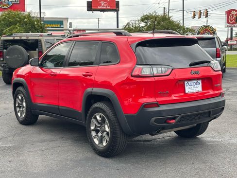 Used 2019 Jeep Cherokee Trailhawk w/ Cold Weather Group AWD/4WD image 3