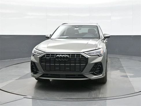 New 2025 Audi Q3 2.0T Premium image 2
