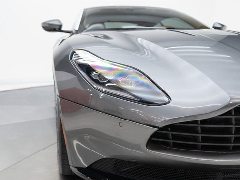Used 2017 Aston Martin DB11 V12 RWD image 20