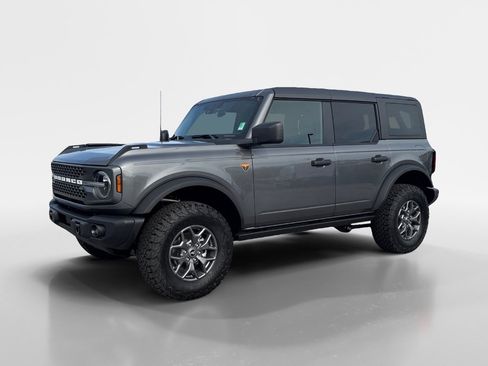 New 2025 Ford Bronco Badlands image 3