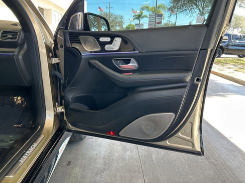 Used 2021 Mercedes-Benz Maybach GLS 600 4MATIC image 28