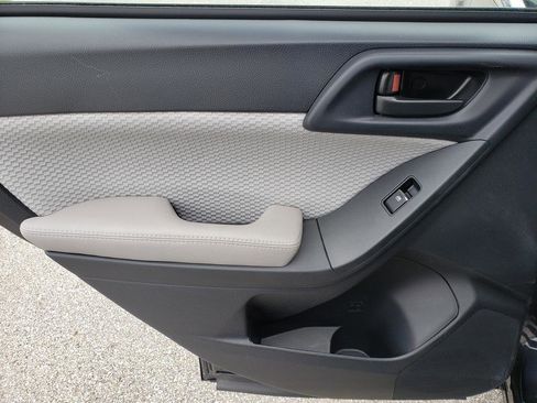 Used 2017 Subaru Forester 2.5i w/ Alloy Wheel Package image 11