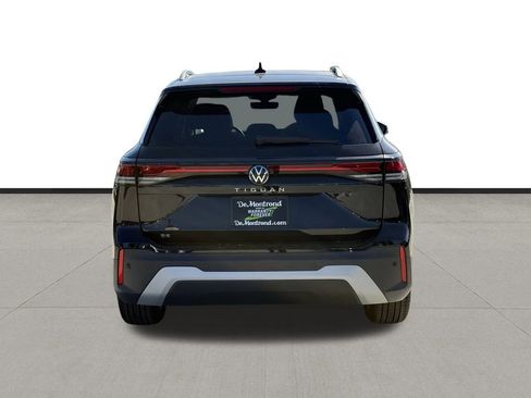New 2026 Volkswagen Tiguan SE FWD image 6
