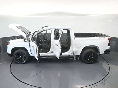 Used 2025 Chevrolet Silverado 1500 Custom Trail Boss AWD/4WD image 70