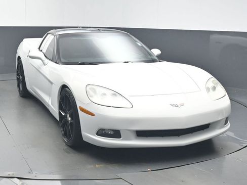 Used 2005 Chevrolet Corvette Coupe w/ Preferred Equipment Group image 2