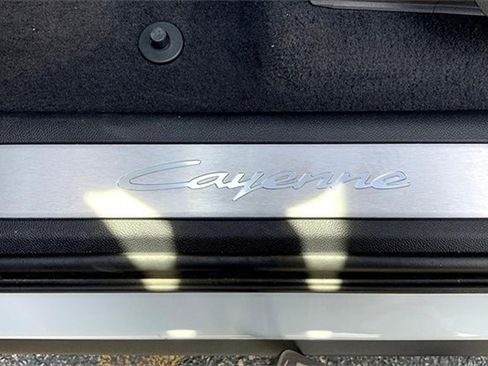 Used 2025 Porsche Cayenne image 45
