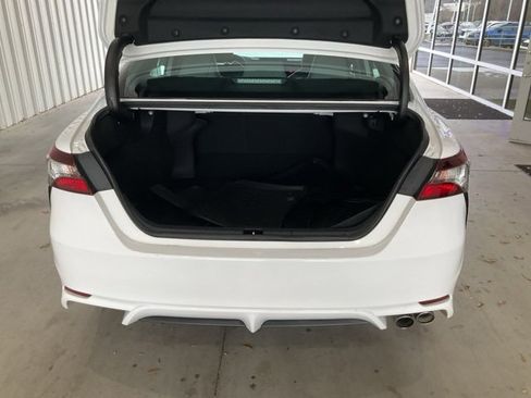 Used 2022 Toyota Camry SE image 18